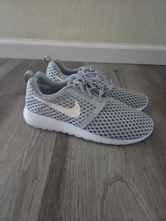 Nike Other - NIKE ROSHE ONE FLIGHT WEIGHT GS SHOES KIDS'S YOUTH SIZE 7Y (Women's 8.5)